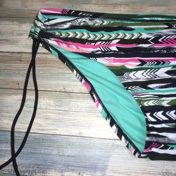 Mossimo Aztec Bikini Bottoms Women’s Small - Picture 3 of 6